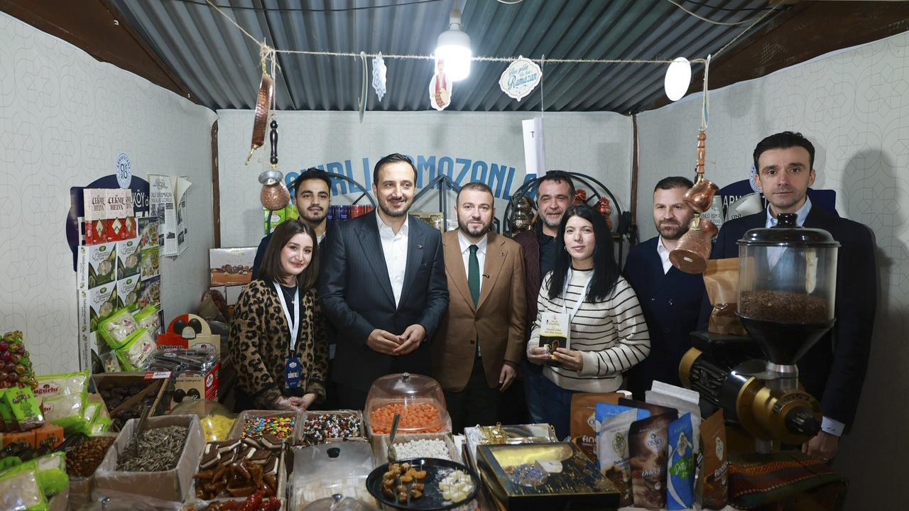 AK Parti İstanbul İl Başkanı Özdemir, Arnavutköy'de ramazan etkinlik alanını ziyaret etti