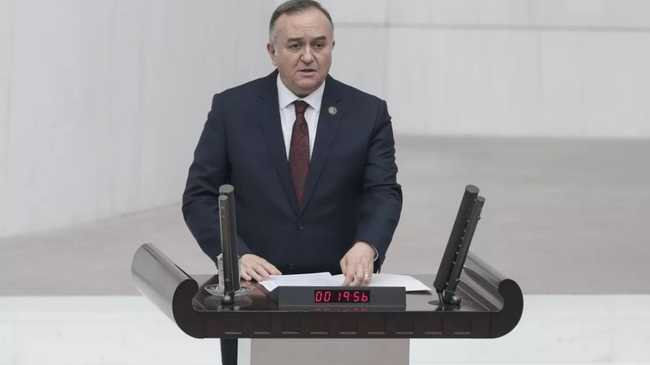 MHP'li Akçay: ABD'nin ve İsrail'in siyonizmin taşeronluğuna soyunarak İran'a saldırması gayrimeşrudur, gayrihukukidir