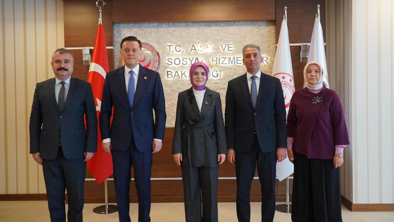 Bakan Göktaş, AK Parti Eskişehir Milletvekili Hatipoğlu ile görüştü