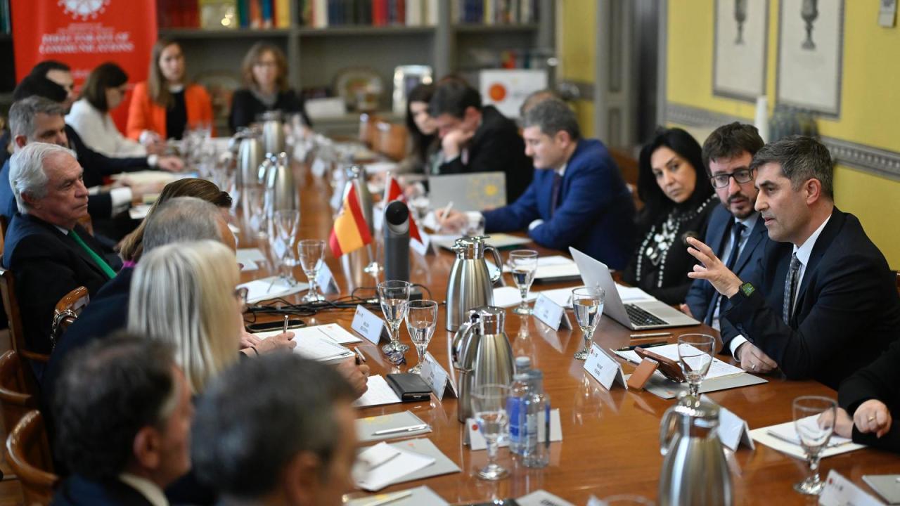 Madrid'de "Belirsizliği Yönetmek, Dönüşümü Yönlendirmek: Dönüm Noktasında NATO" paneli düzenlendi