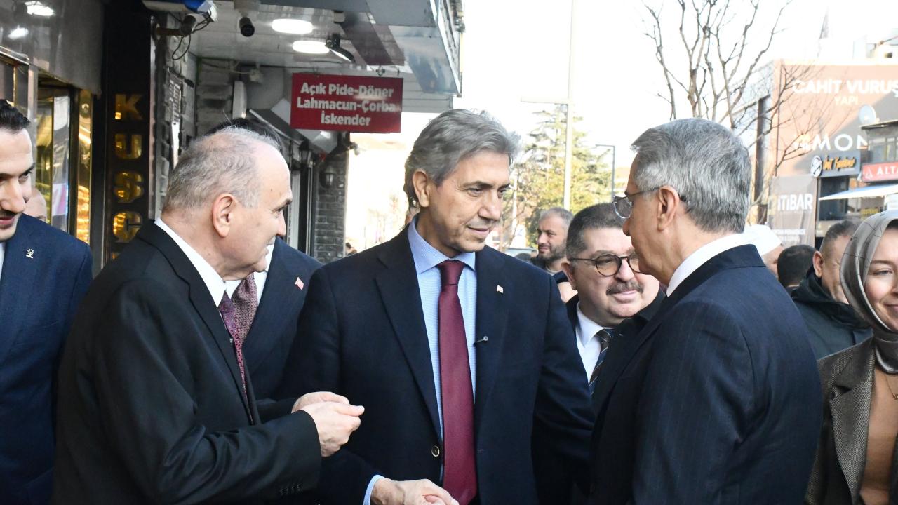 AK Parti Genel Merkez Yerel Yönetimler Başkanı Demir, Düzce'de esnafı ziyaret etti