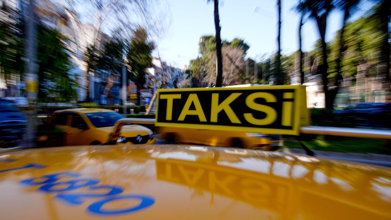 İzmir'de ücret meselesi nedeniyle taksi şoförünü öldüren şüpheli yakalandı