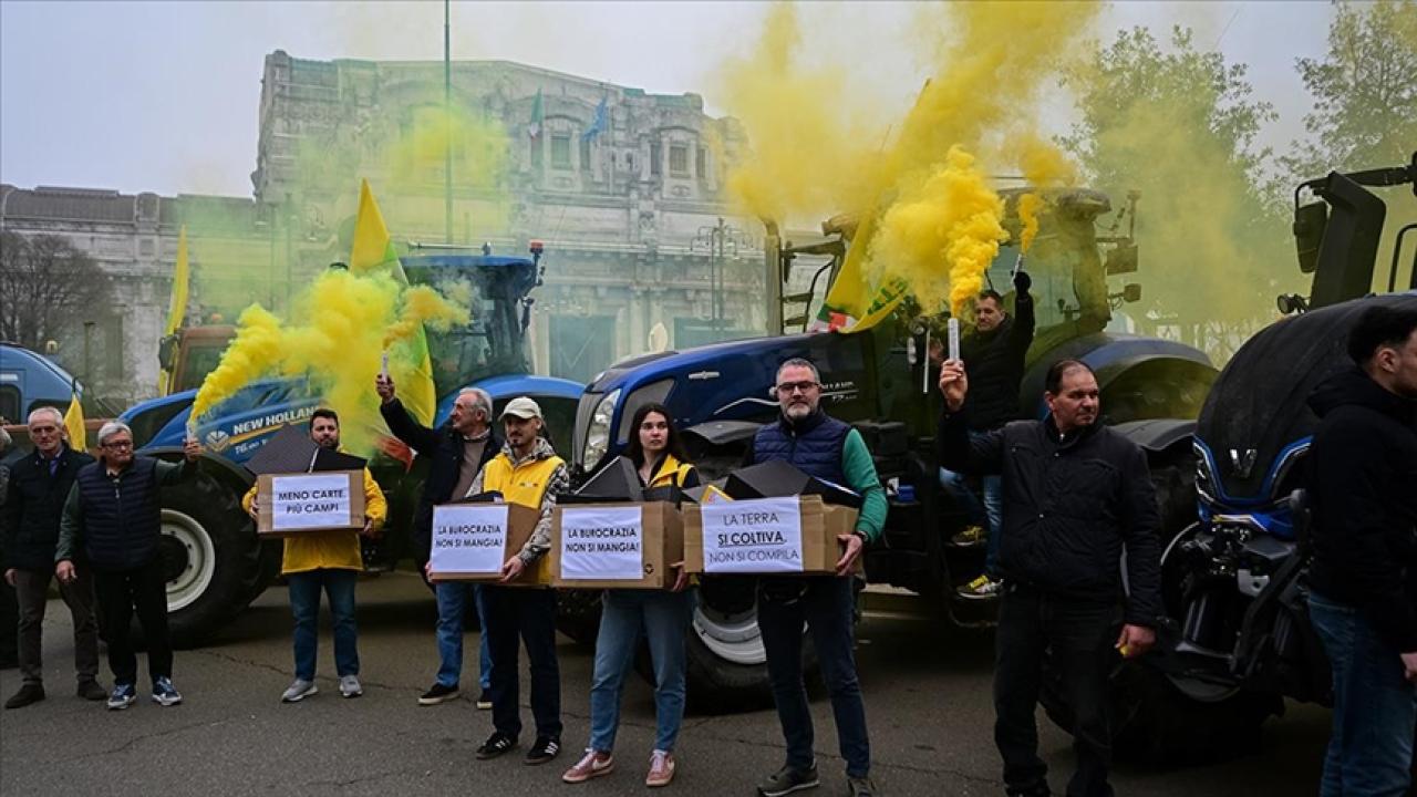 İtalya'da çiftçiler, tarım sektöründe maliyetlerdeki artışları protesto etti