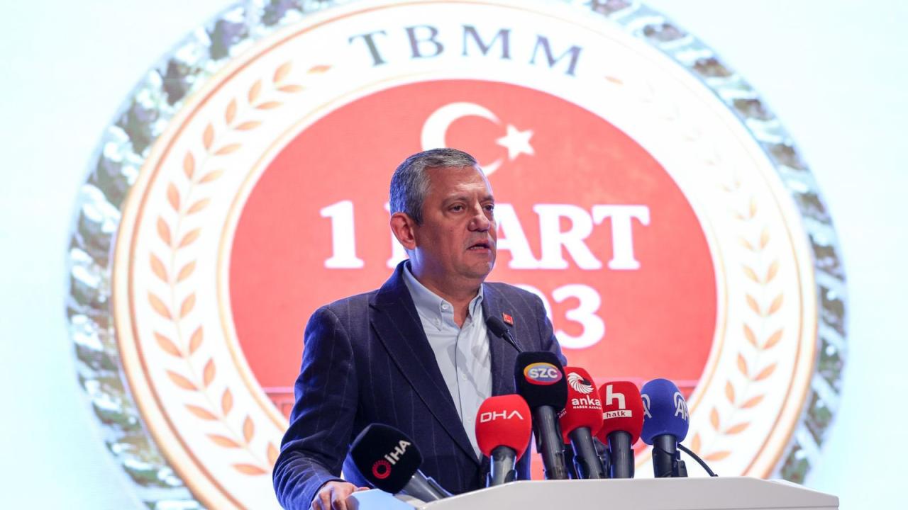 CHP Genel Başkanı Özel, UEFA Şampiyonlar Ligi'nde Liverpool'u mağlup eden Galatasaray'ı tebrik etti