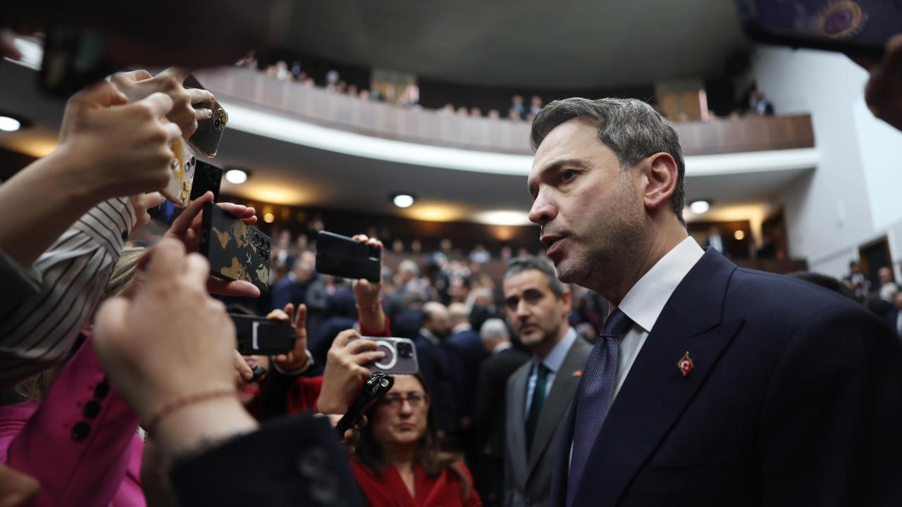 Bakan Bayraktar: Hem akaryakıtta hem doğal gazda bir sıkıntı öngörmüyoruz şu anda