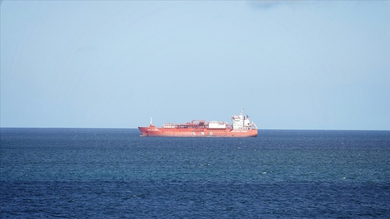 IEA: Hürmüz Boğazı'ndaki aksama martta günlük 9,9 milyon varil petrol üretimini askıya alacak