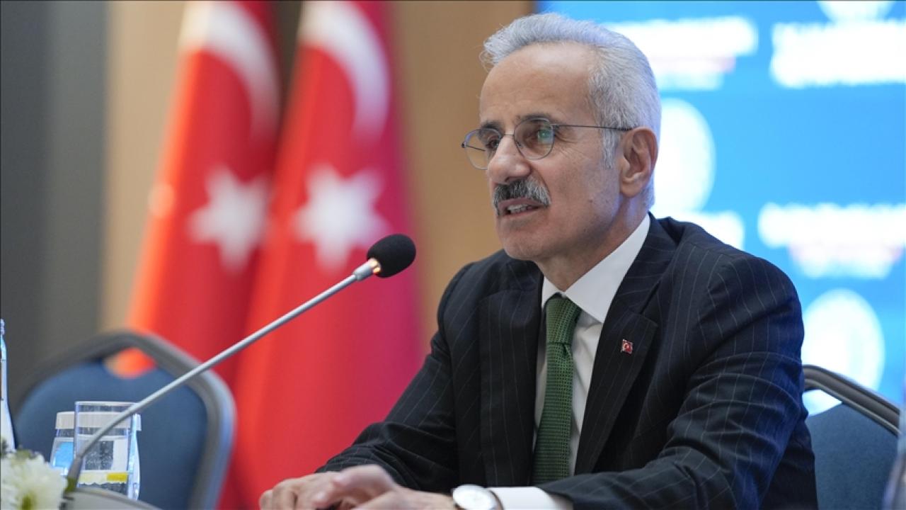 Bakan Uraloğlu: Hürmüz Boğazı'nda 14 gemimiz bekliyor