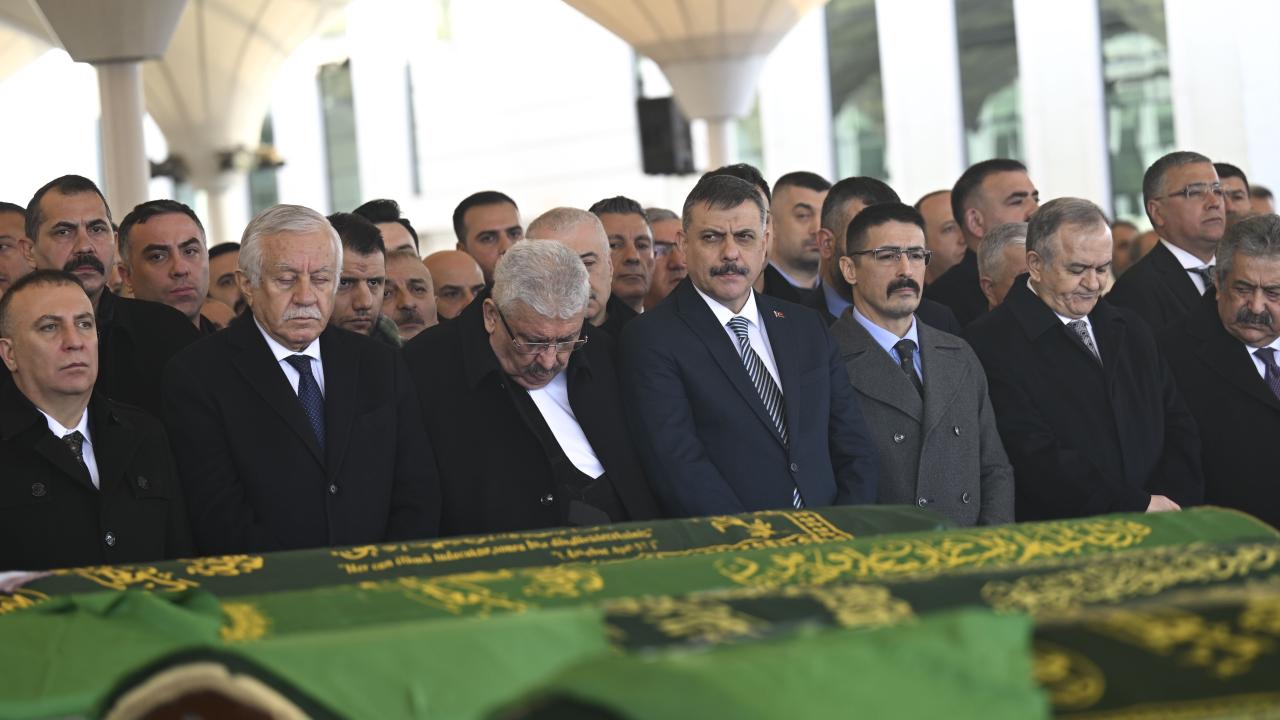 MHP Genel Başkan Yardımcısı Semih Yalçın'ın annesi son yolculuğuna uğurlandı