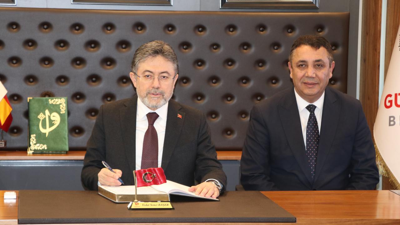 Tarım ve Orman Bakanı İbrahim Yumaklı, Gümüşhane'de ziyaretlerde bulundu