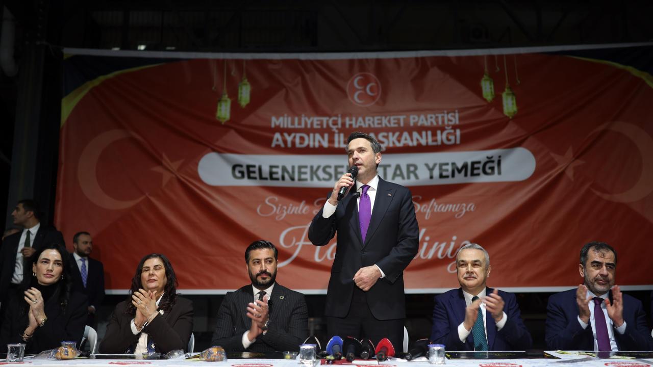 Enerji ve Tabii Kaynaklar Bakanı Bayraktar, Aydın'da MHP'nin iftarına katıldı