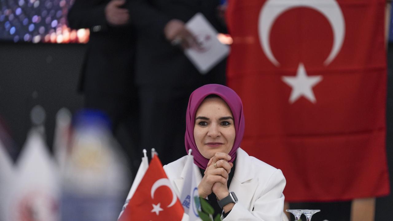 Bakan Göktaş, şehit aileleri ve gazilerle iftarda bir araya geldi