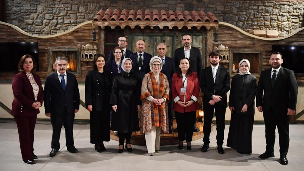 Emine Erdoğan, onursal başkanı olduğu dernek ve vakıfların temsilcileriyle buluştu