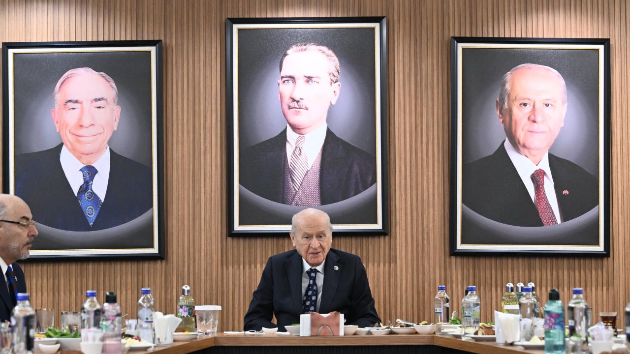 MHP Lideri Devlet Bahçeli'den Ülkü Ocakları Eğitim ve Kültür Vakfına bayram ziyareti