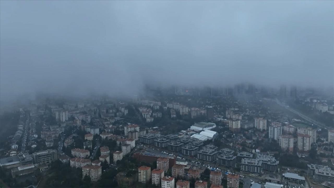 İstanbul'da sabah saatlerinde sis etkili oluyor