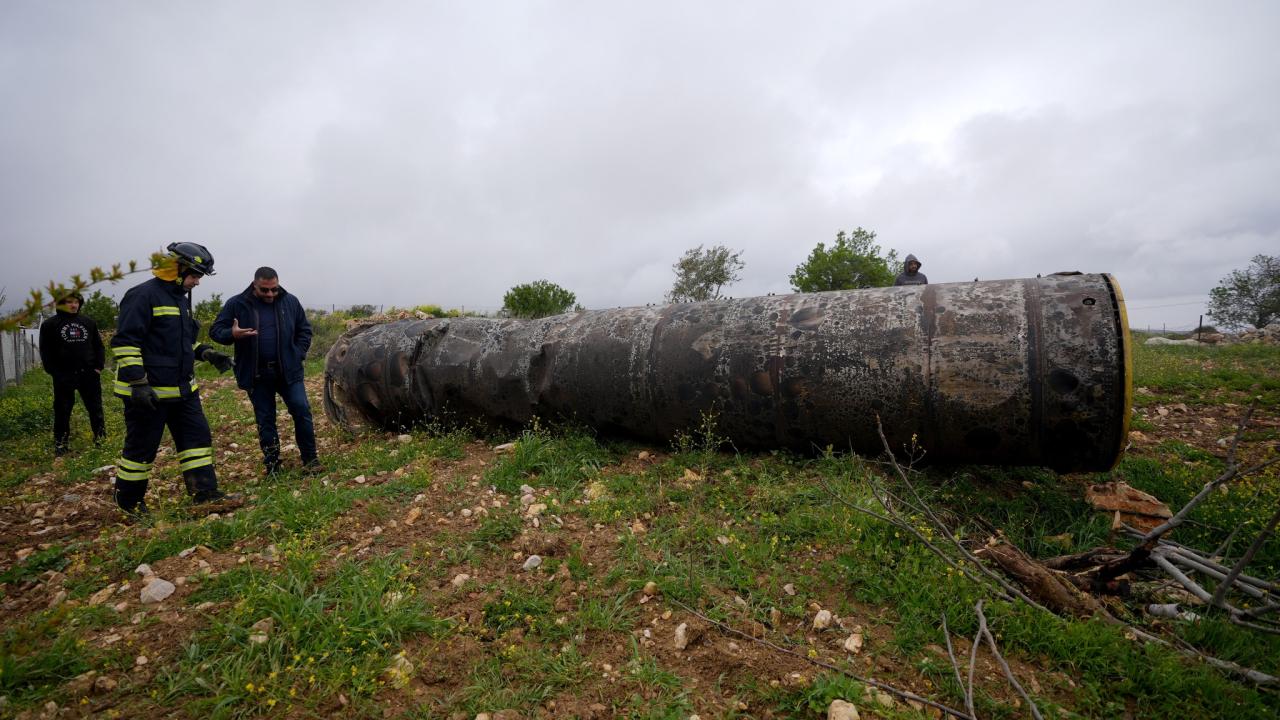 İşgal altındaki Batı Şeria'da düşen şarapneller, bazı bölgelerde hasara neden oldu