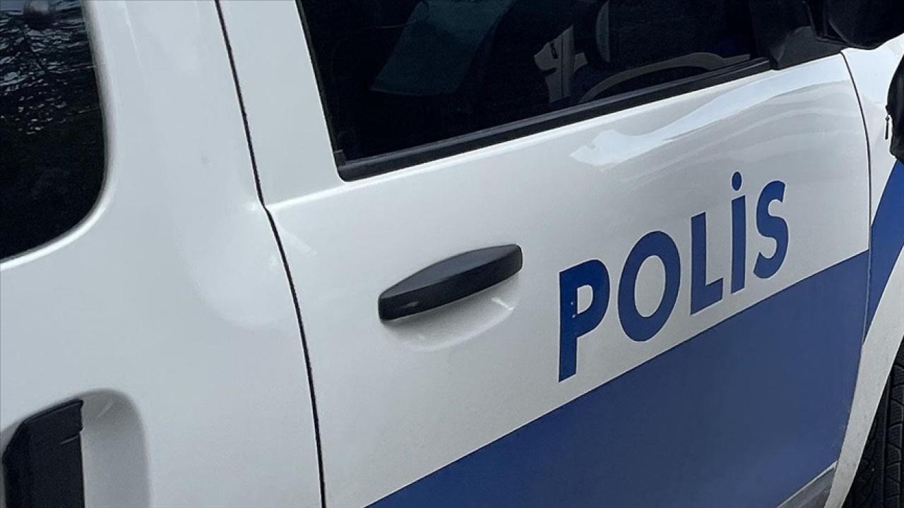 Ankara'da sosyal medyada tanıştıkları kişilerin para ve eşyasını gasbeden şebekeye yönelik operasyonda 23 gözaltı