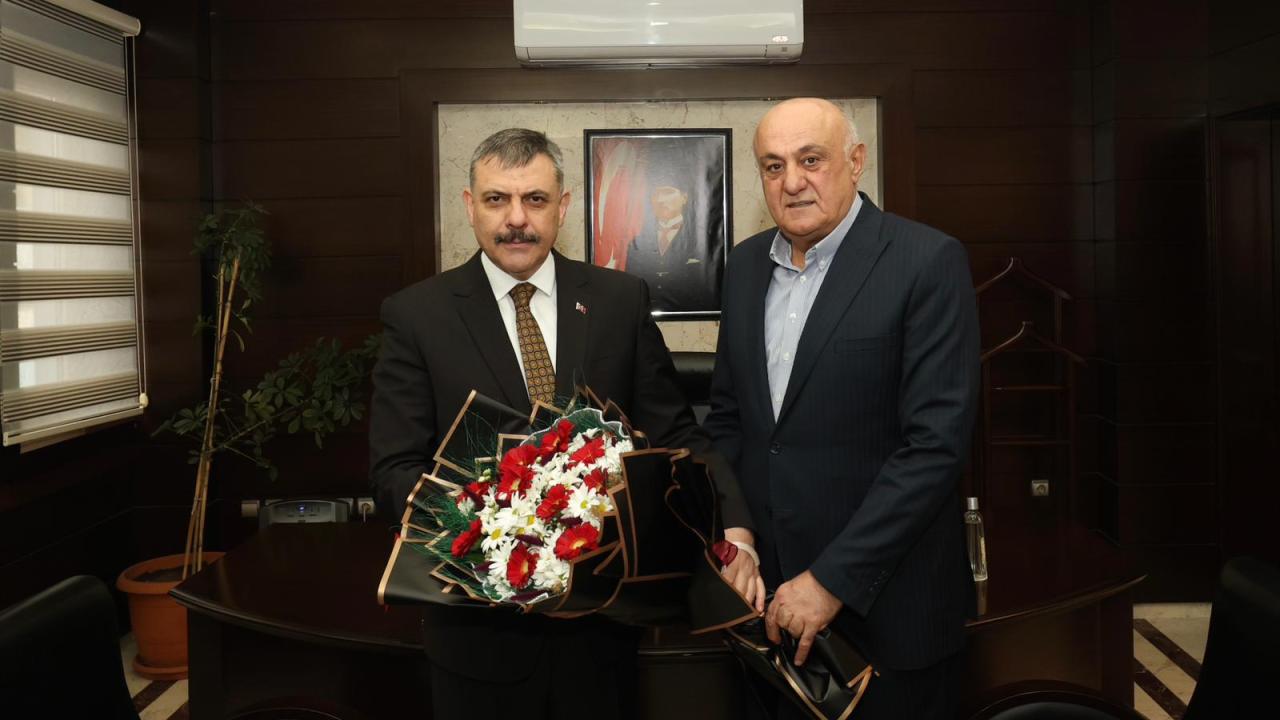 İçişleri Bakanı Çiftçi, Konya'da şeker fabrikasını ziyaret etti