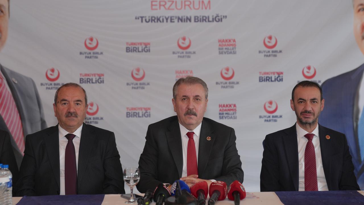 BBP Genel Başkanı Destici, Erzurum'da basın mensuplarıyla buluştu