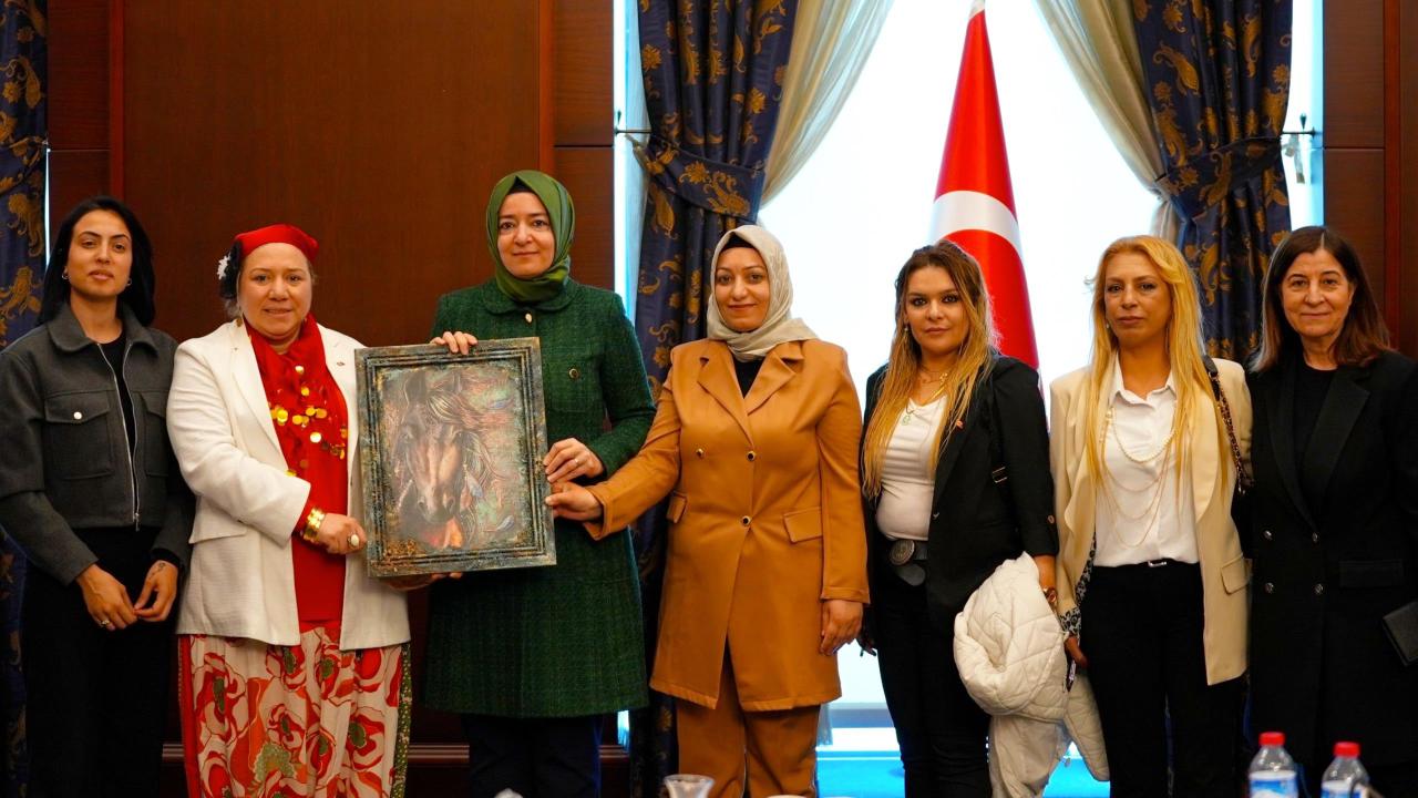AK Parti Genel Başkan Yardımcısı Kaya, Roman vatandaşlarla bir araya geldi