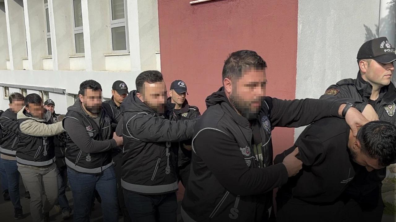 Adana'da geri dönüşüm tesisi görünümlü fabrikada kaçak sigara üreten 2 zanlı tutuklandı