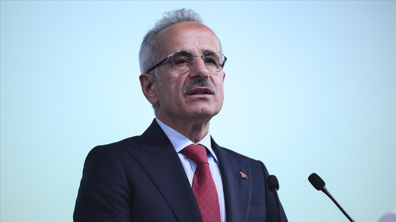 Bakan Uraloğlu: Ocean Thunder isimli Türk sahipli gemi dün gece Hürmüz Boğazı'nı geçti