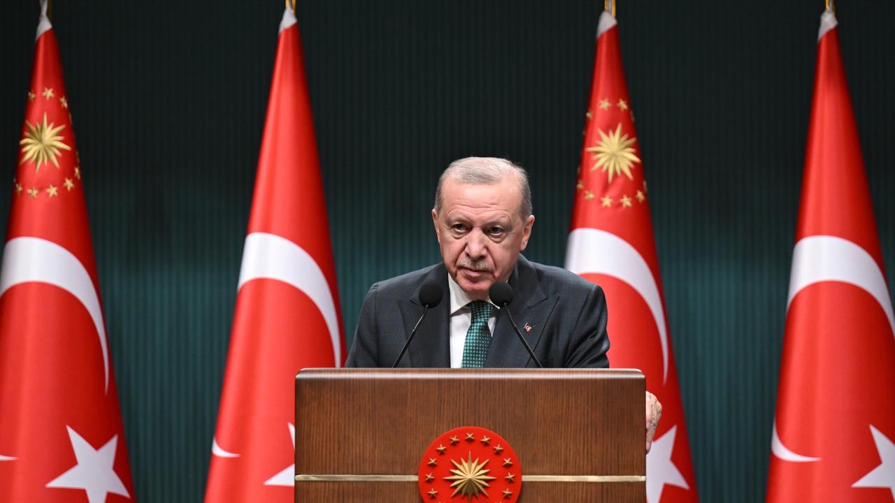 Cumhurbaşkanı Erdoğan: 28 Şubat'tan beri bölgemizi yangın yerine çeviren savaşta dün gece ilan edilen ateşkesten memnuniyet duyuyoruz