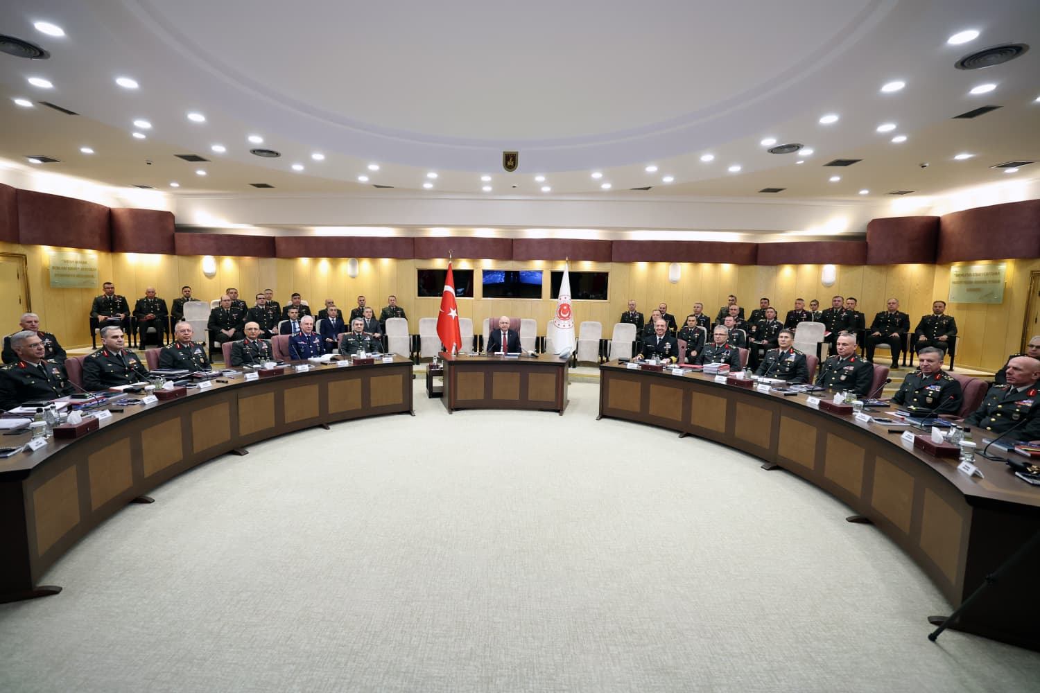 Milli Savunma Bakanı Güler, Kara Kuvvetleri Komutanlığı'nda düzenlenen Değerlendirme Toplantısı'na katıldı