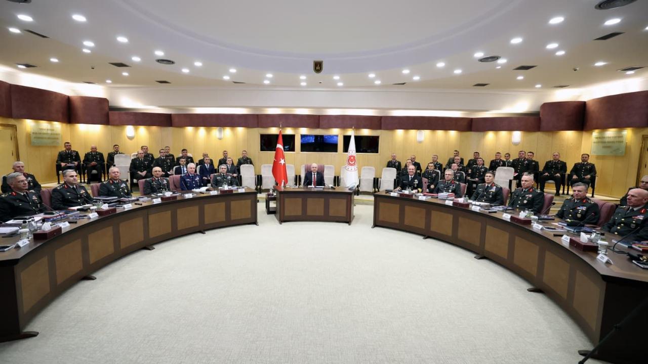 Milli Savunma Bakanı Güler, Kara Kuvvetleri Komutanlığı'nda düzenlenen Değerlendirme Toplantısı'na katıldı