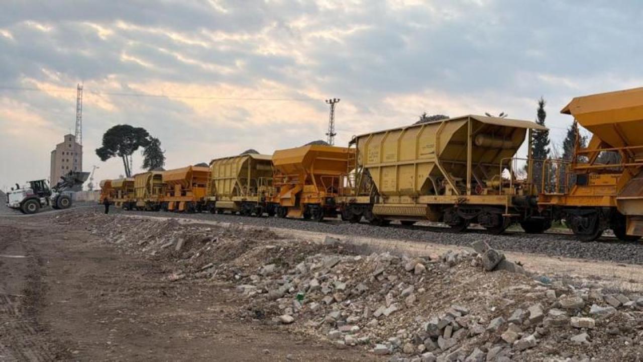 Suriye sınırındaki 350 kilometrelik hat tren trafiğine açıldı