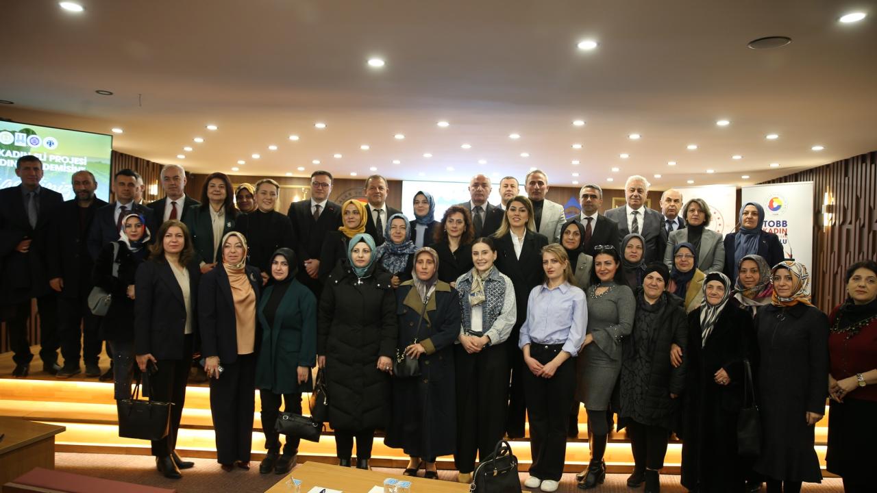Erzurum'da "Tarımda Kadın Eli Projesi" ve "Çiftçi Kadın Akademisi" başladı
