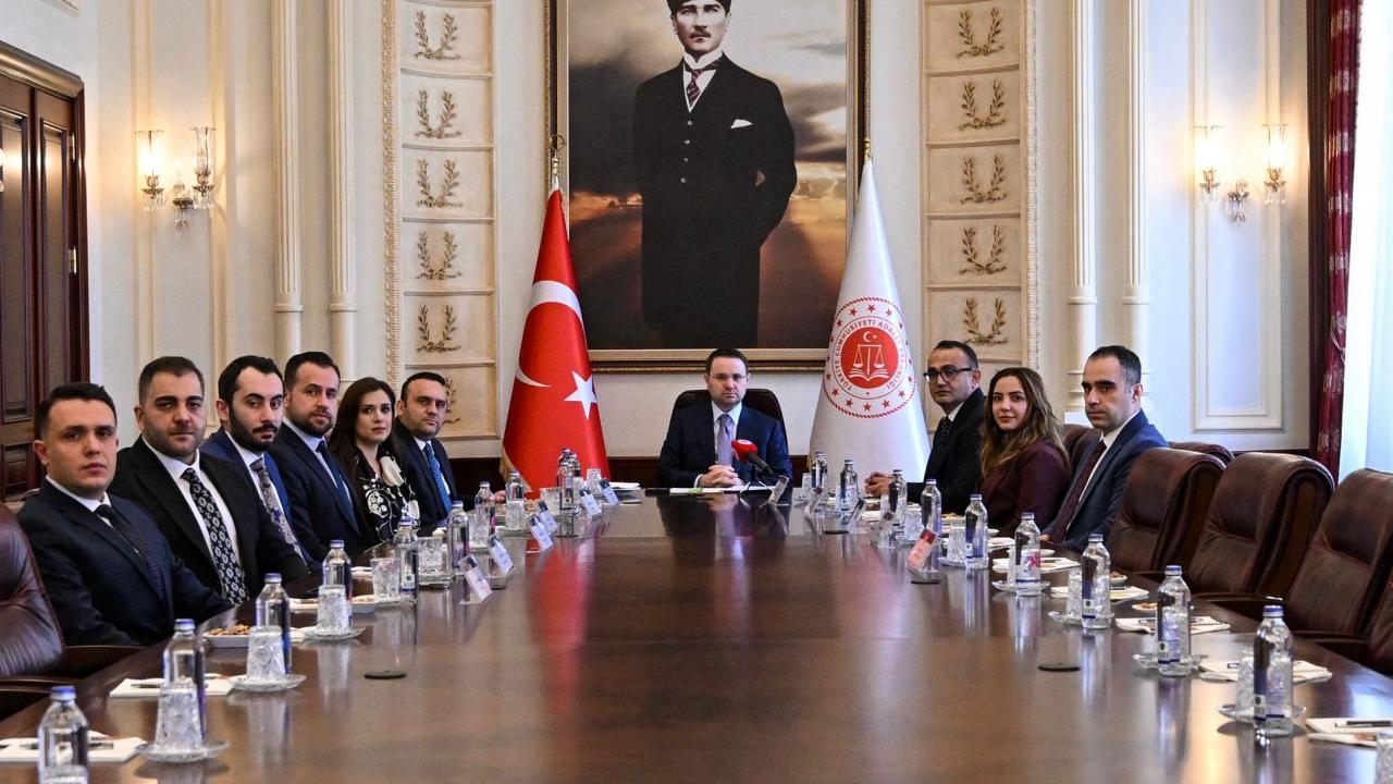 Adalet Bakanı Gürlek, Türk Hukuk Enstitüsü heyetini kabul etti