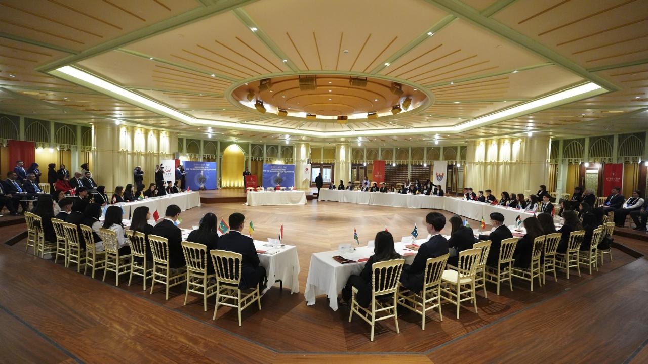 İstanbul'da "Filistin'in Yeniden İnşası İçin Küresel Vazifemiz" temasıyla zirve düzenlendi