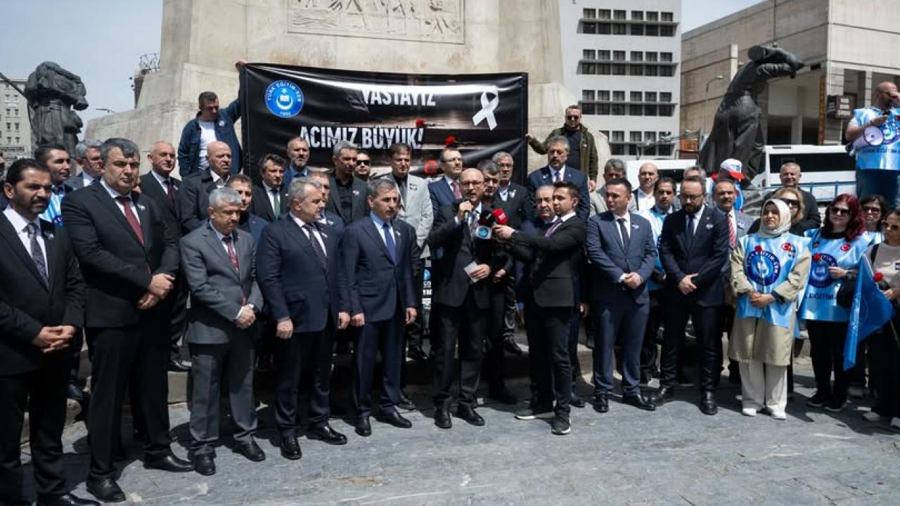 Türk Eğitim-Sen üyeleri, Şanlıurfa ve Kahramanmaraş'taki okul saldırılarını protesto etti