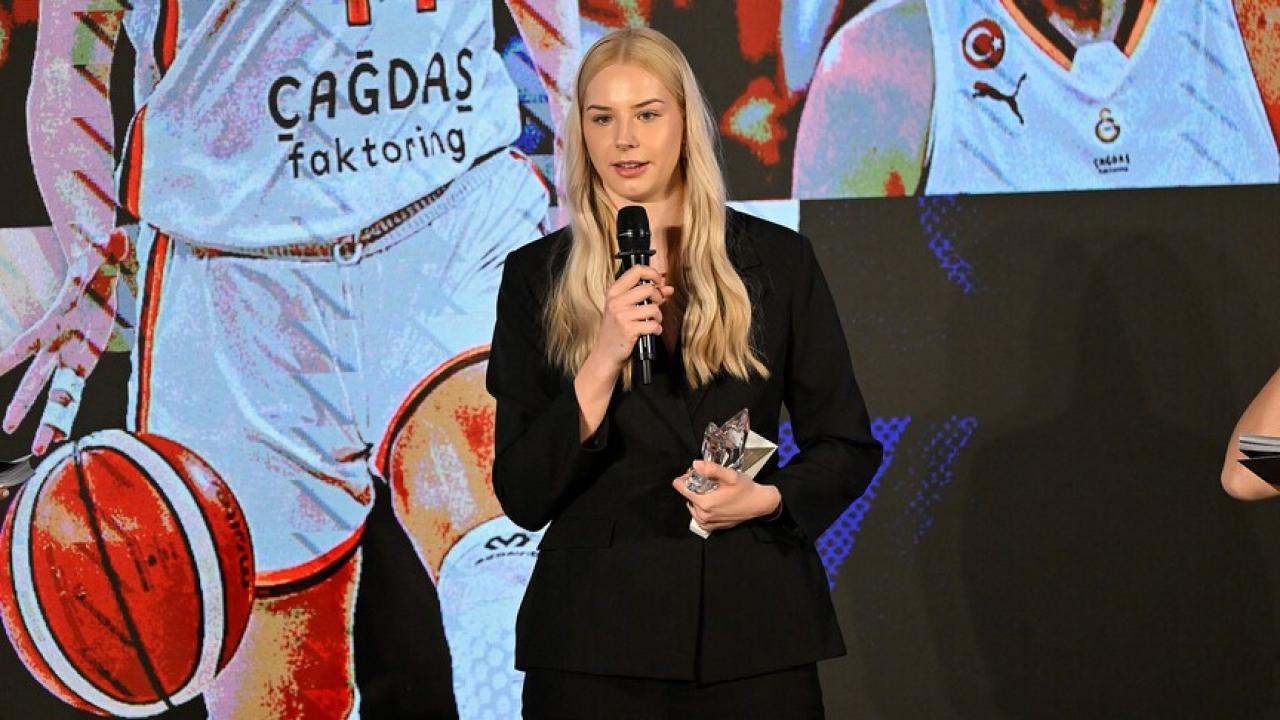 Galatasaraylı basketbolcu Juhasz, Avrupa Ligi'nde sezonun "en değerlisi" seçildiği için gururlu