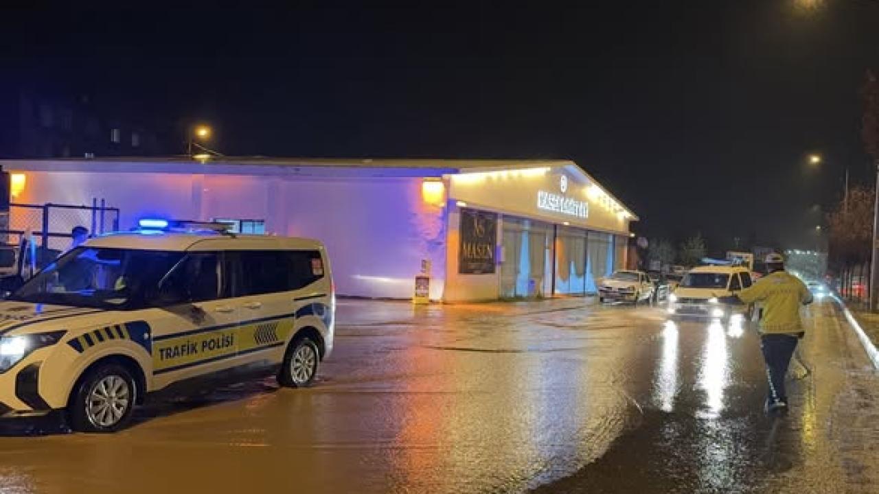 Adıyaman ve Kilis'te sağanak hayatı olumsuz etkiledi