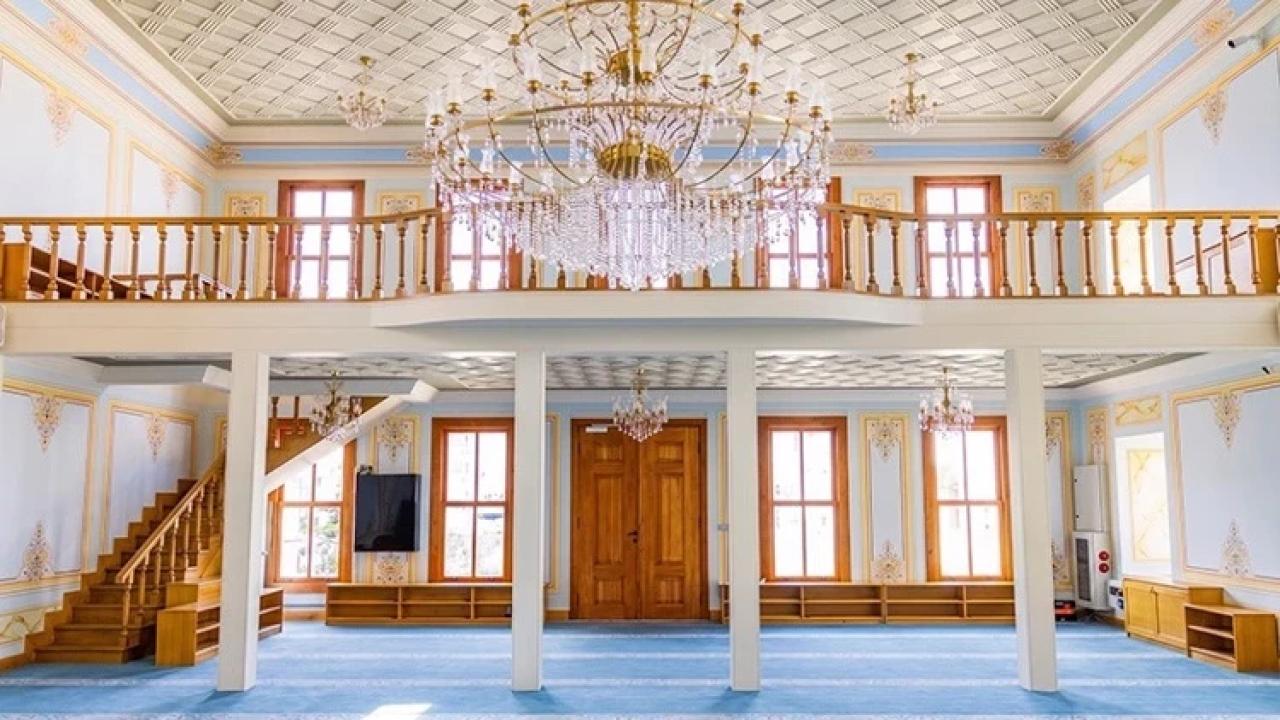 İstanbul'daki Fatma Sultan Camisi bir asır sonra ibadete açıldı
