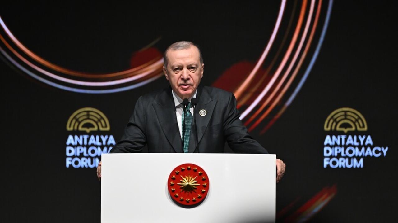 Cumhurbaşkanı Erdoğan'ın Antalya Diplomasi Forumu'ndaki konuşması 3 dilde kitaplaştırıldı