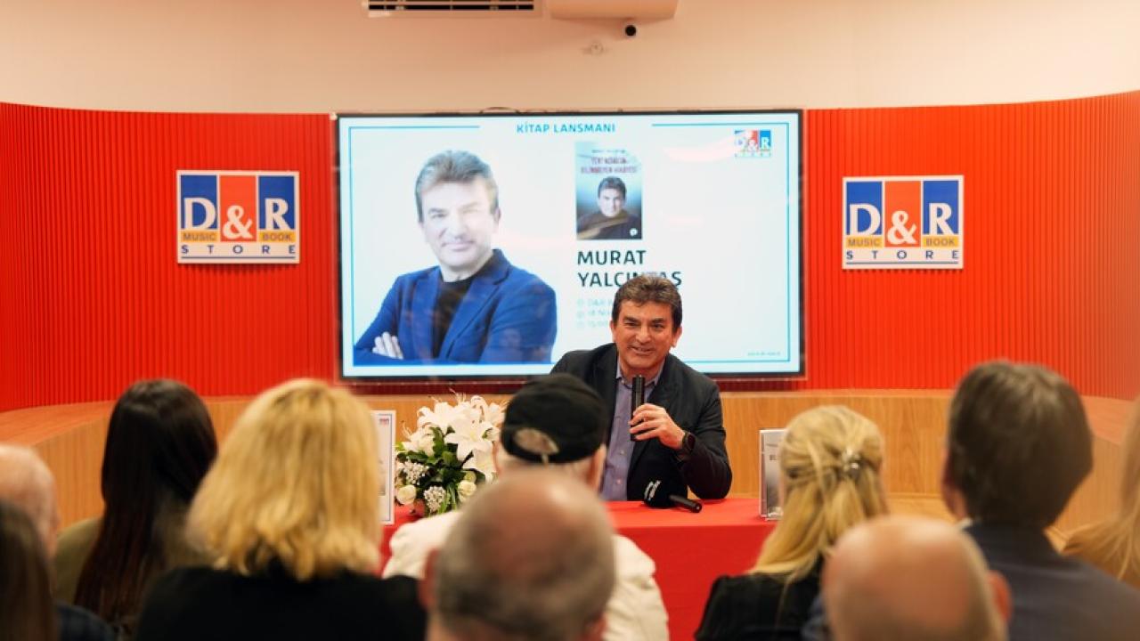 OYAK Genel Müdürü Yalçıntaş, "Yeni Altay'ın Bilinmeyen Hikayesi" kitabını okurları için imzaladı