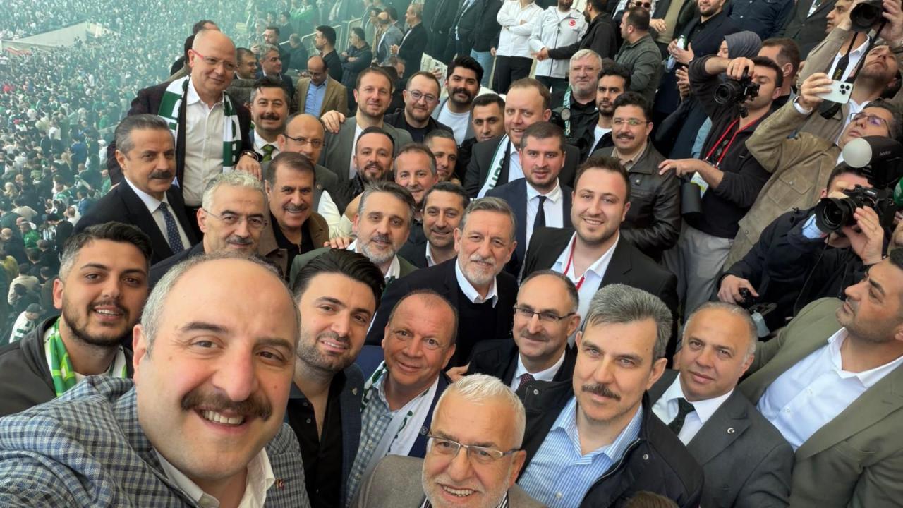 TBMM Sanayi Komisyonu Başkanı Varank Bursaspor'un şampiyonluğunu kutladı