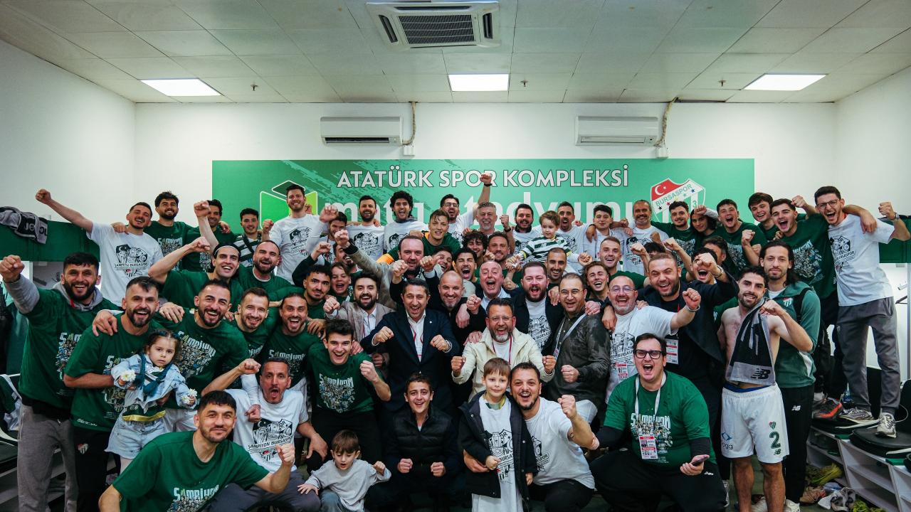 Bursaspor, şampiyonluğunu ilan ederek 1. Lig'e yükselmeyi garantiledi