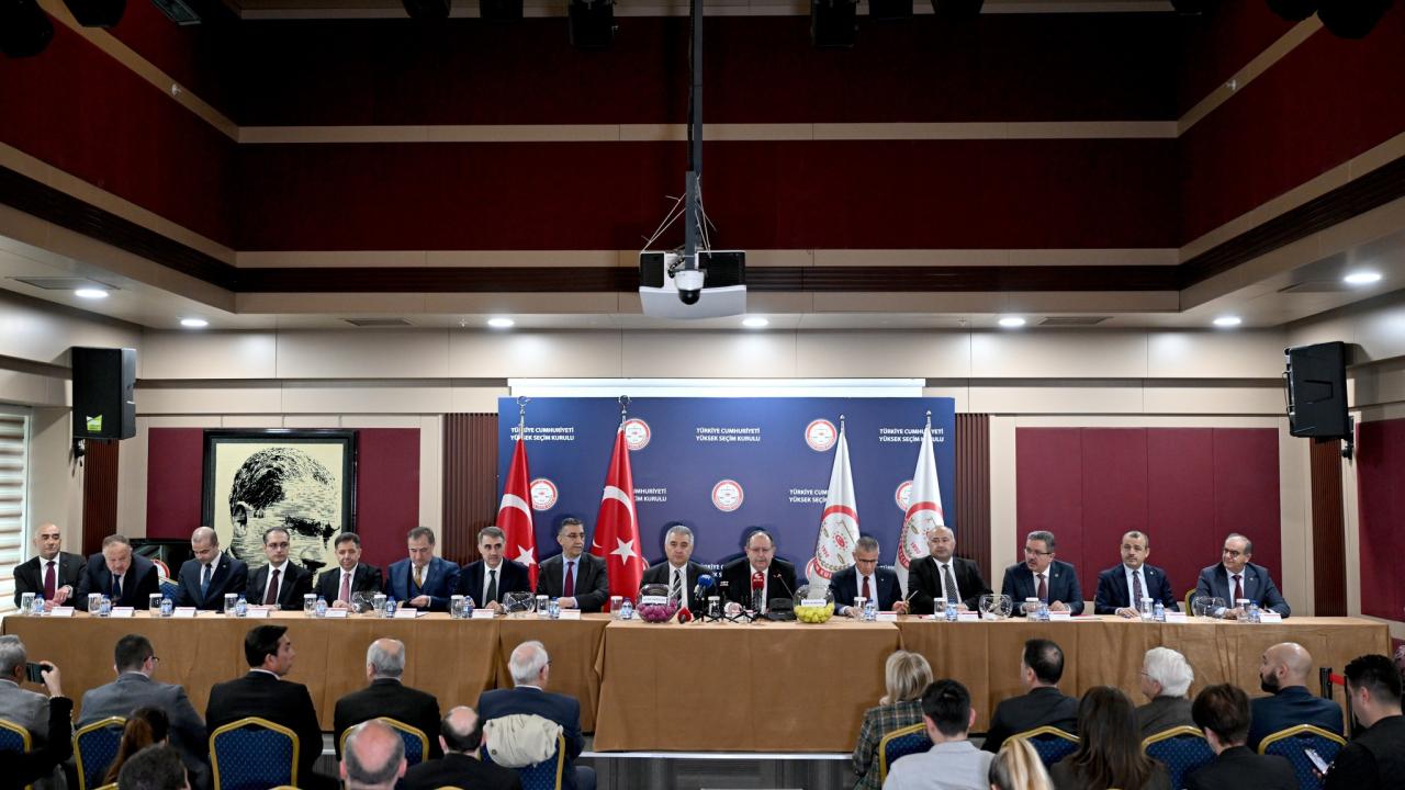 6 beldede 7 Haziran'da yapılacak ara seçimlere katılacak partilerin oy pusulasındaki yerleri belirlendi