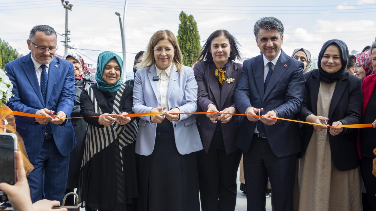 KADEM Başkanı Sarı, Bolu İl Temsilciliği açılışında konuştu