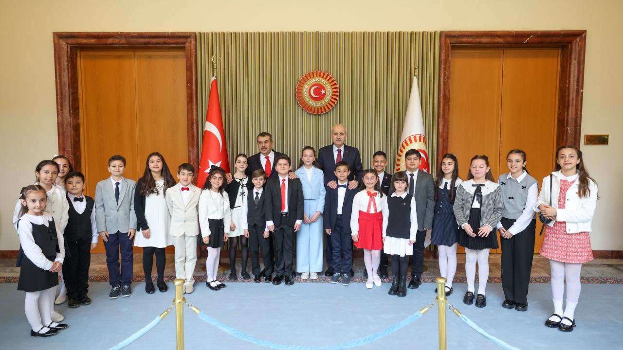TBMM Başkanı Kurtulmuş, Milli Eğitim Bakanı Tekin ve beraberindeki çocukları kabul etti