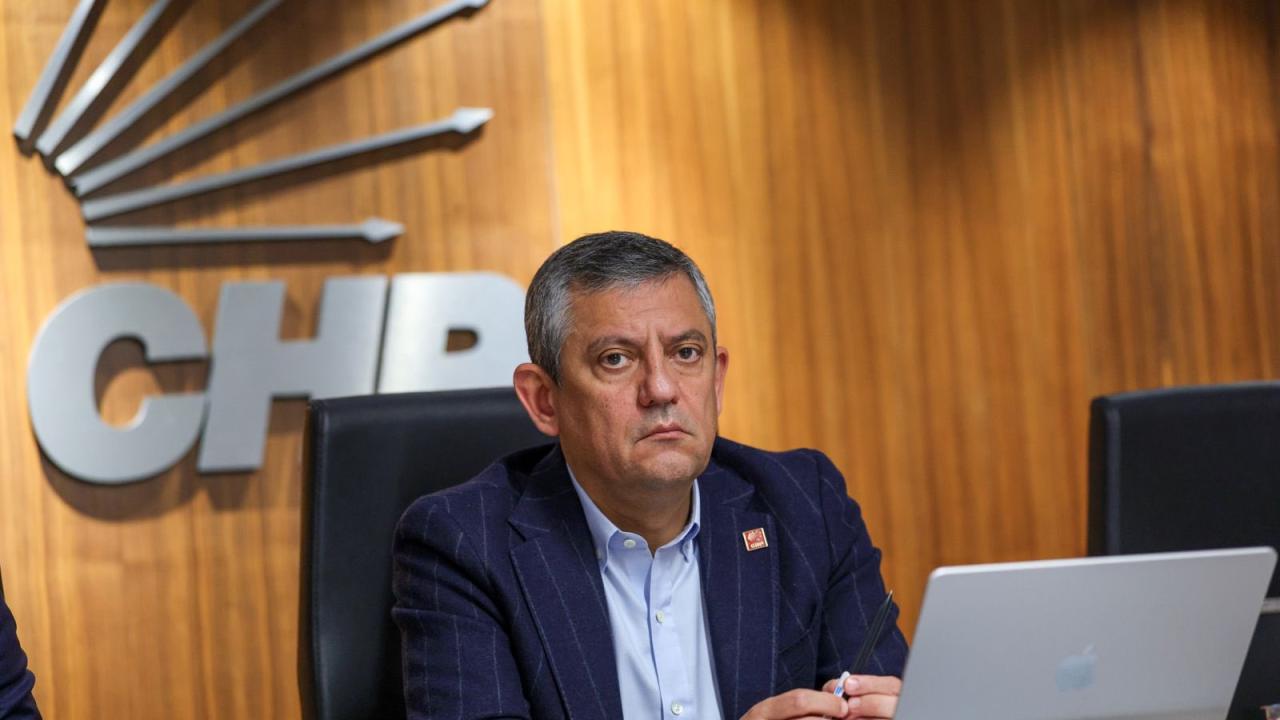 CHP Genel Başkanı Özel, 23 Nisan Ulusal Egemenlik ve Çocuk Bayramı'nı kutladı