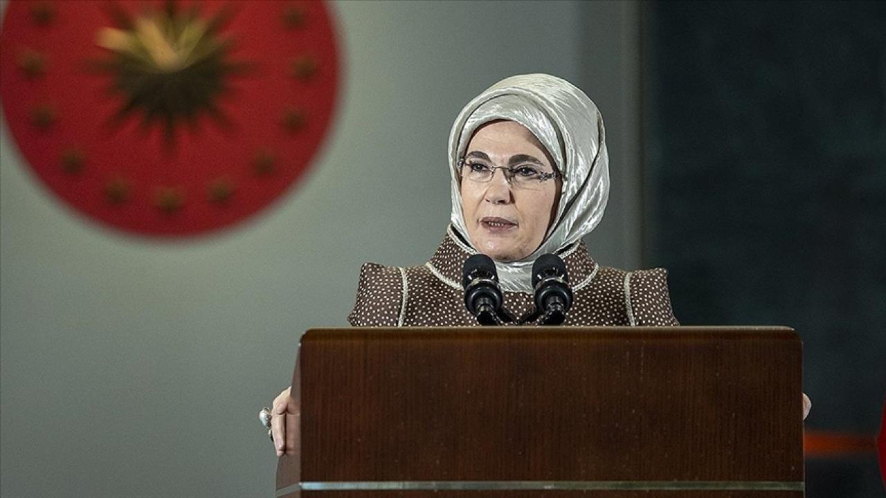Emine Erdoğan'dan TRT 48. Uluslararası 23 Nisan Çocuk Şenliği Gala Programı'na ilişkin paylaşım