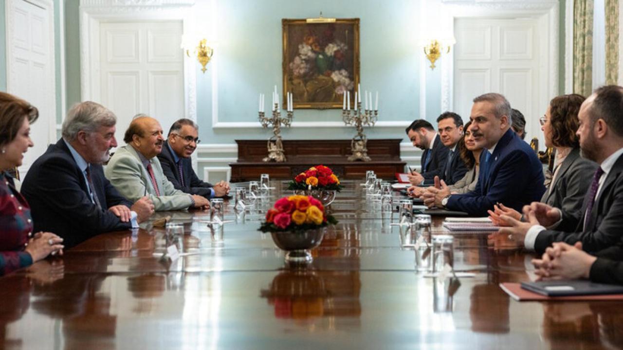 Dışişleri Bakanı Fidan, İngiltere'de Lordlar Kamarası ve Avam Kamarası üyeleriyle görüştü