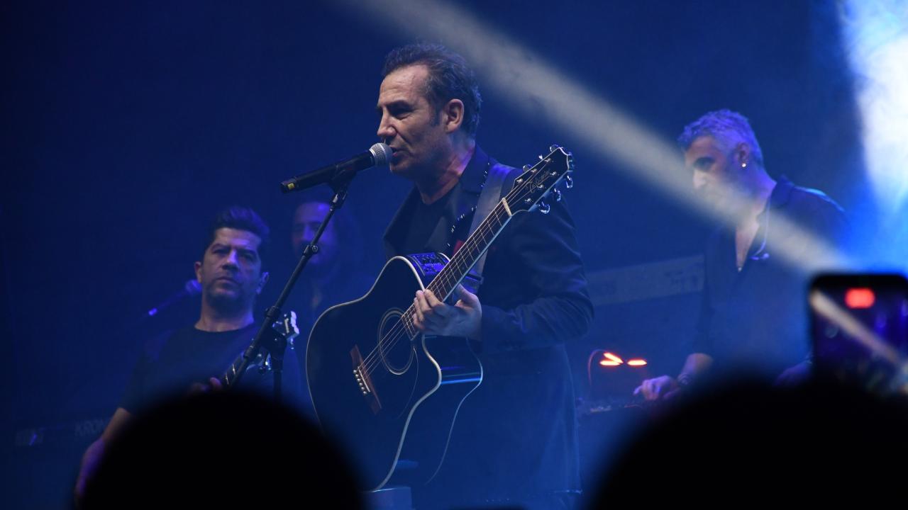 Şarkıcı Ferhat Göçer, Kosova'da konser verdi