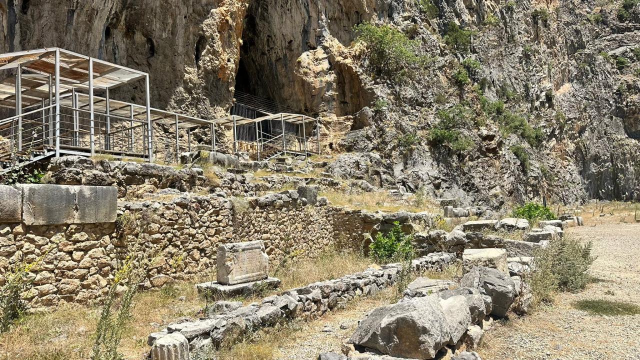 Isparta'daki Zindan Mağarası tarih ve doğaseverleri ağırlıyor