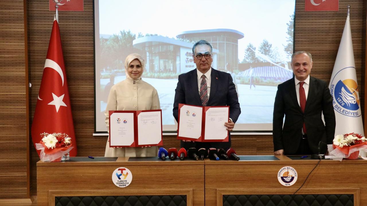 Sürmene'de yapılacak "Bayraktar Bilim Merkezi"nin protokolü imzalandı