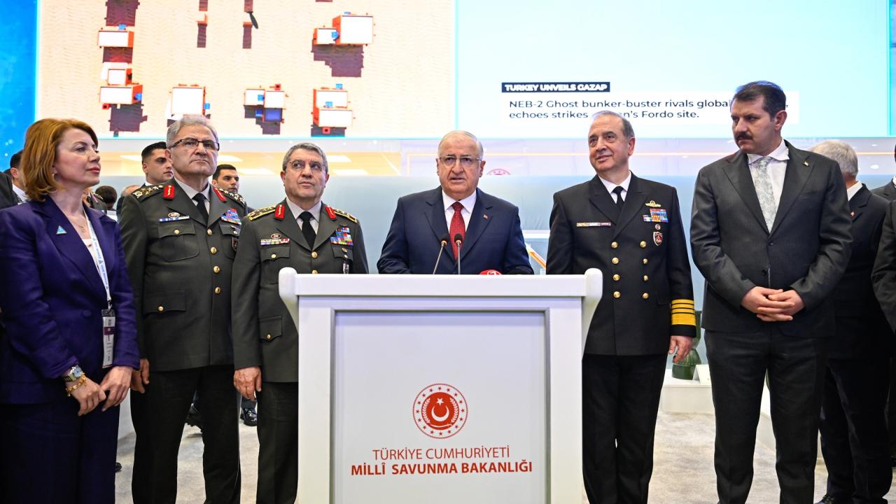 MSB, Türkiye'nin milli füzesi "YILDIRIMHAN"ı SAHA 2026'da tanıttı